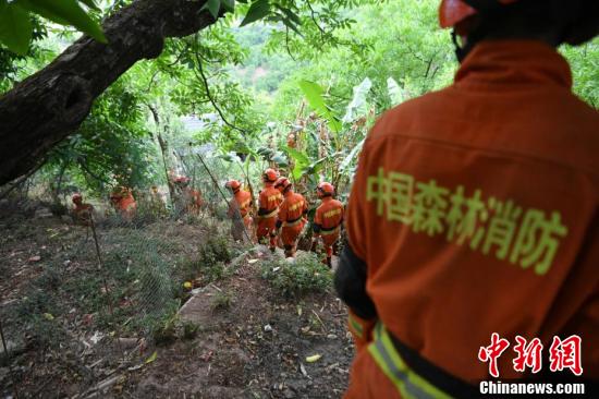 漾濞震區 帳篷里的新家，風雨中的溫暖港灣